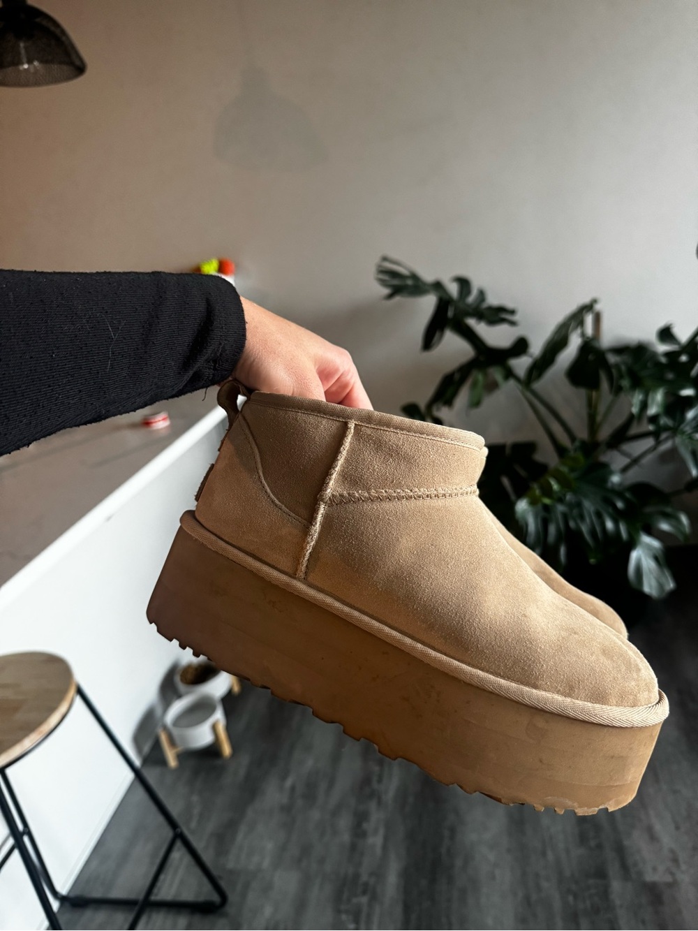 UGG mini platform